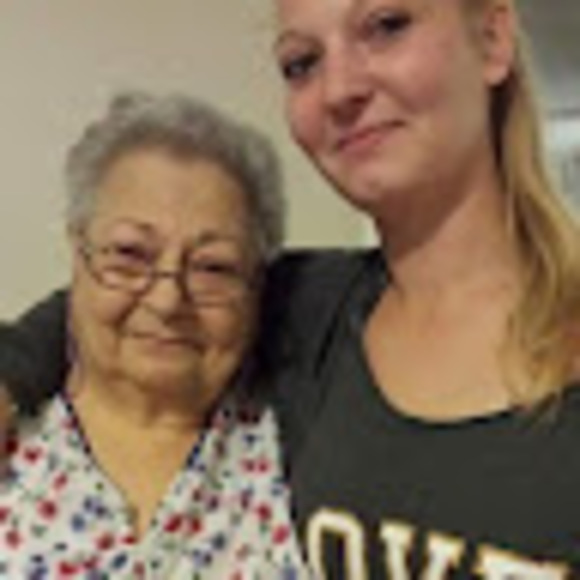 Meet your Posher, Amanda - Picture 1 of 1